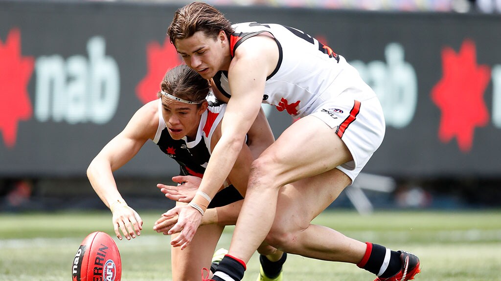 FlynnPerez1024.jpg Flynn Perez (left) competes with Darcy Chirgwin during the NAB Under 17 All Stars match on Grand Final day - AFL,Draft
